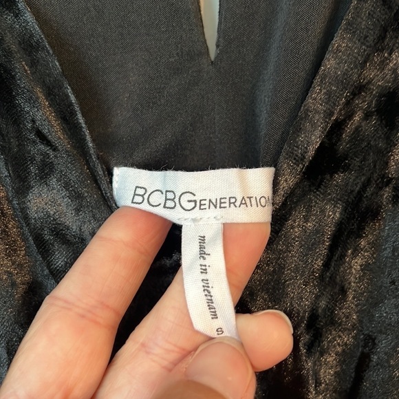 BCBG Velvet Faux-Wrap Side Slit Midi Dress Size S 🟨 - Picture 7 of 9